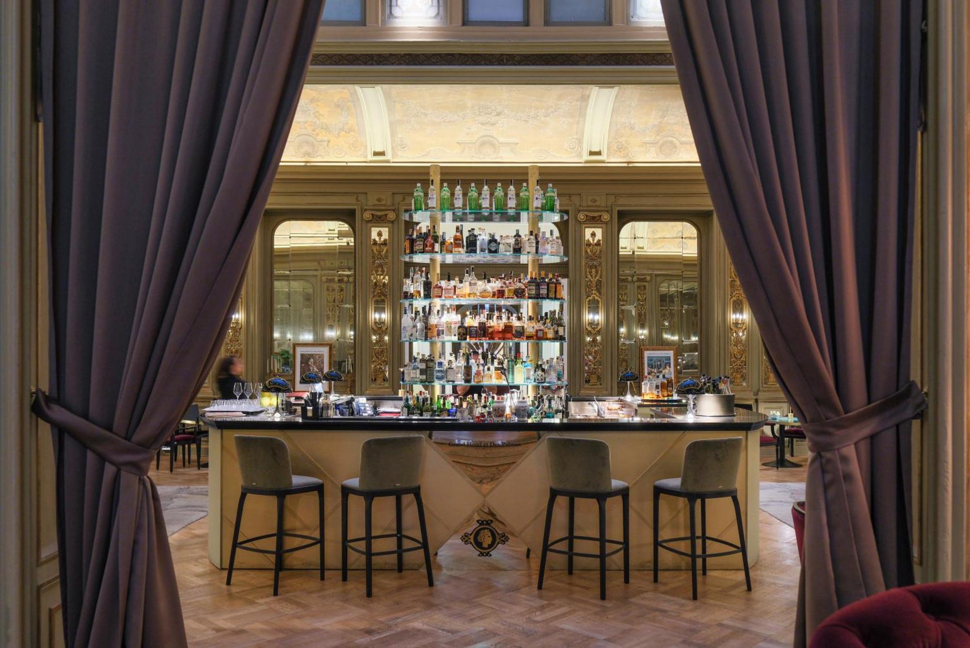 Grand Hotel Et Des Palmes Palermo Eksteriør billede The bar at the St Regis Rome