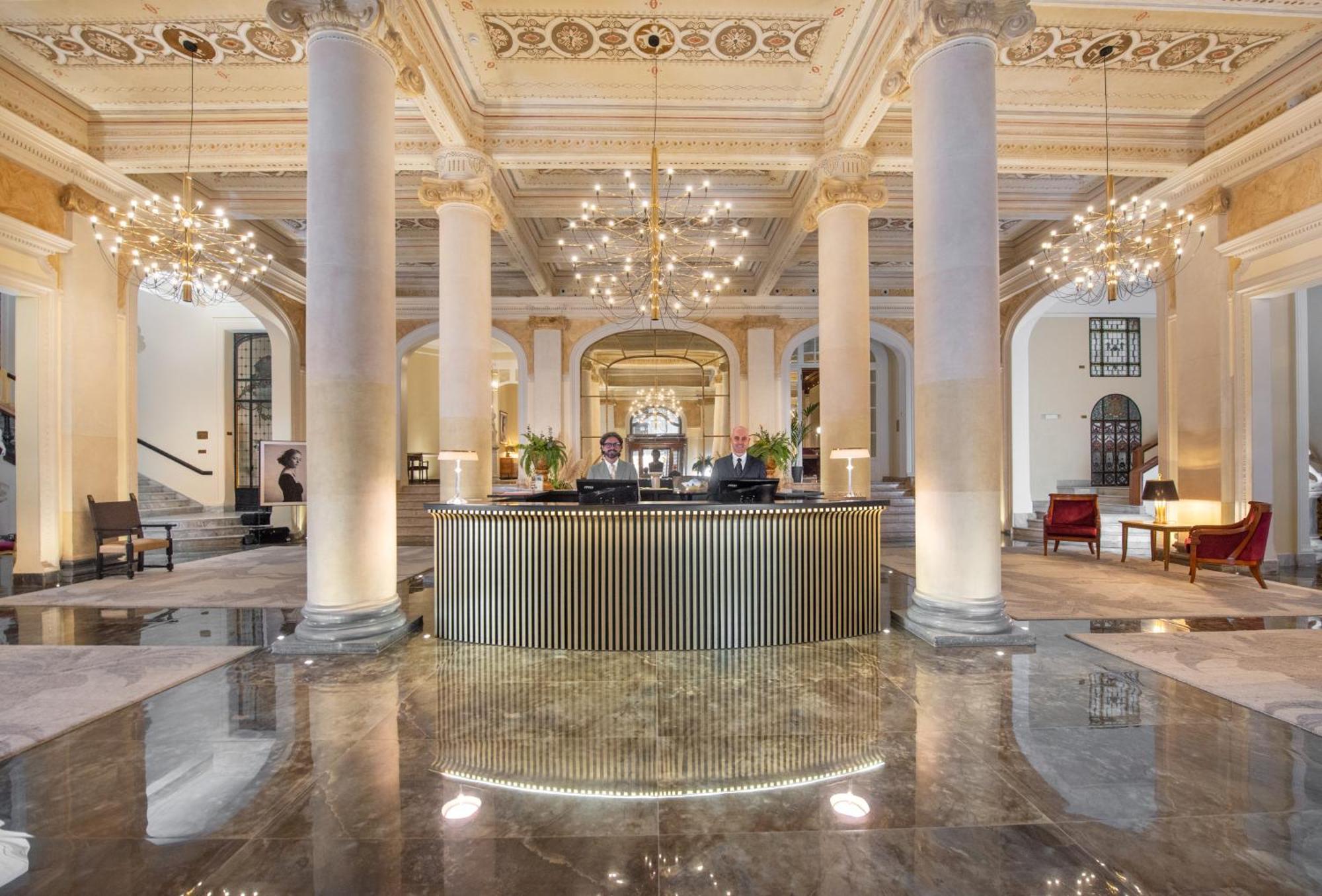 Grand Hotel Et Des Palmes Palermo Eksteriør billede The lobby of the hotel