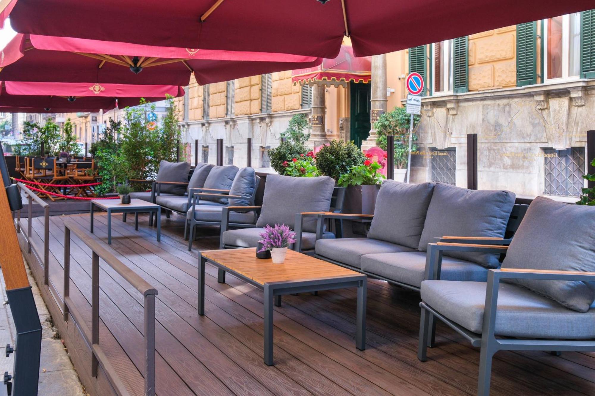 Grand Hotel Et Des Palmes Palermo Eksteriør billede The hotel's terrace
